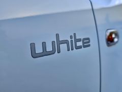 VOLKSWAGEN UP WHITE EDITION 1.0 ASG + HEATED SEATS + A/C + ULEZ - 435 - 18