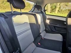 VOLKSWAGEN UP WHITE EDITION 1.0 ASG + HEATED SEATS + A/C + ULEZ - 435 - 15